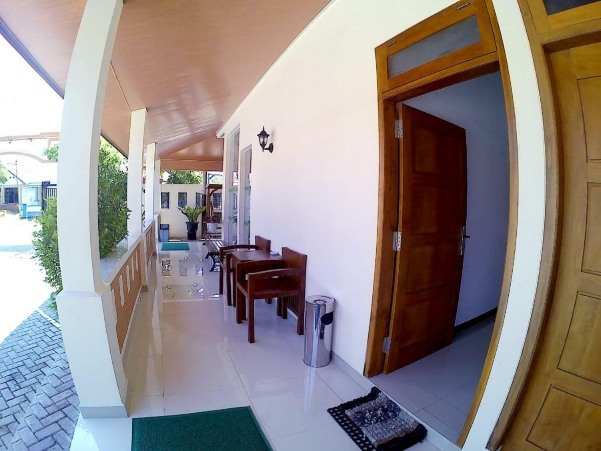 Amaryllis Guesthouse Syariah Pacitan Exterior foto